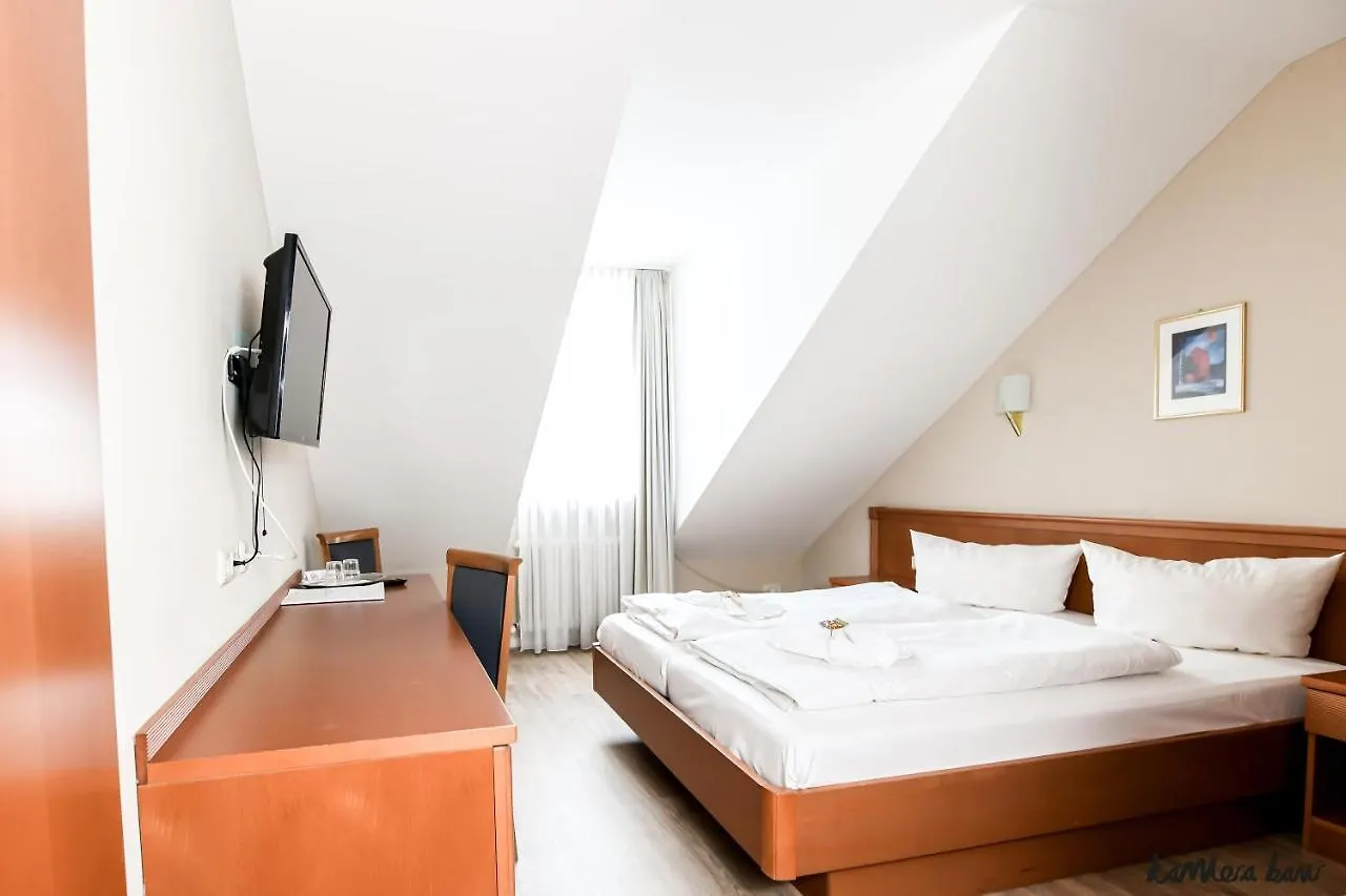Hotel Blutenburg München 3*,